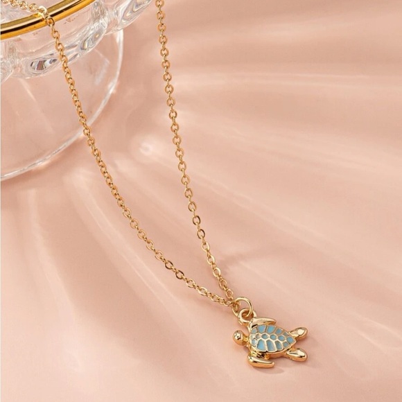 Jewelry - ⚠️Clearance Sea Turtle Pendant Yellow Gold Necklace